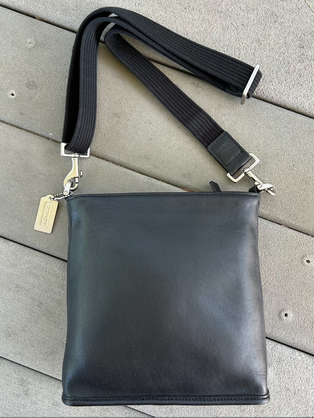 Vintage Coach Purse 90s Black Leather Crossbody Excellent style 3453